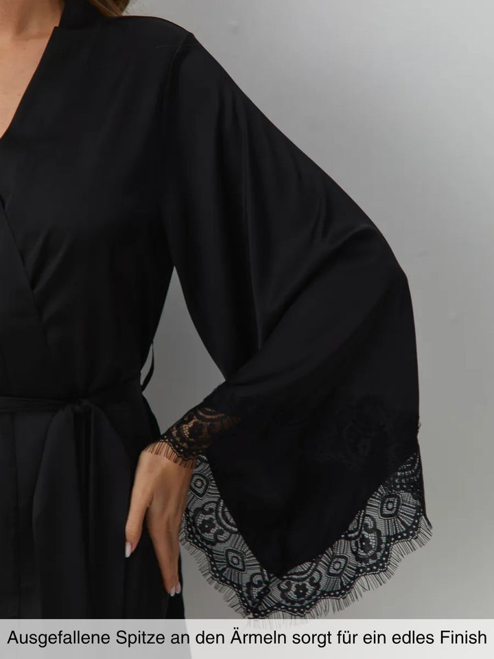 Caelina – Schwarzer Hauch aus Satin und Spitze