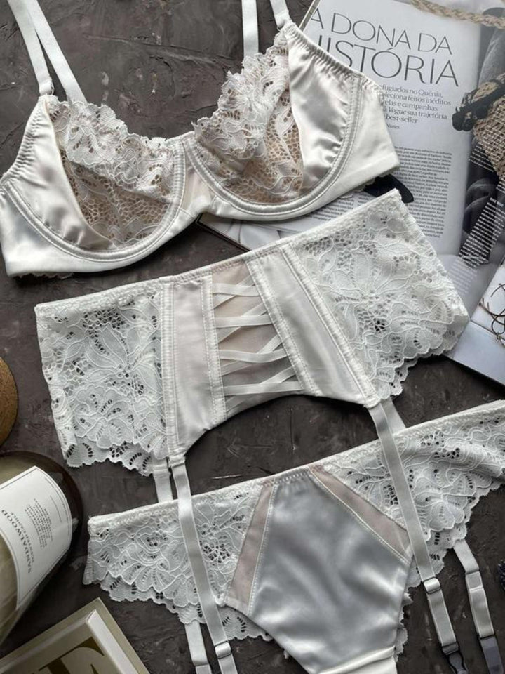 Maelis – Korsagen-Set in floraler Spitze und Satin-Twist
