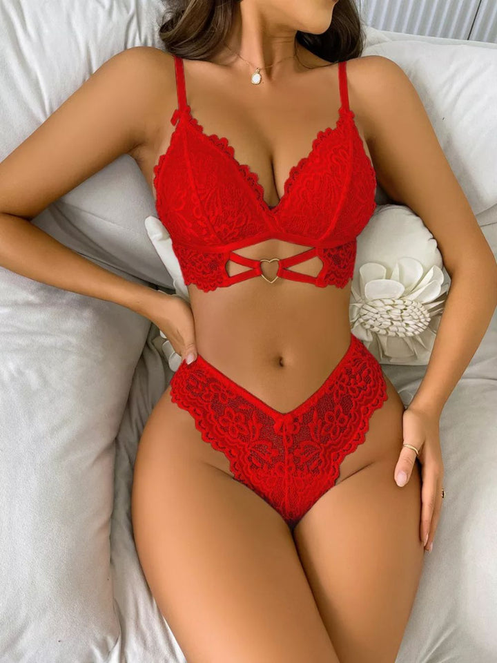 Noélie – Verspielte Eleganz in floraler Spitze