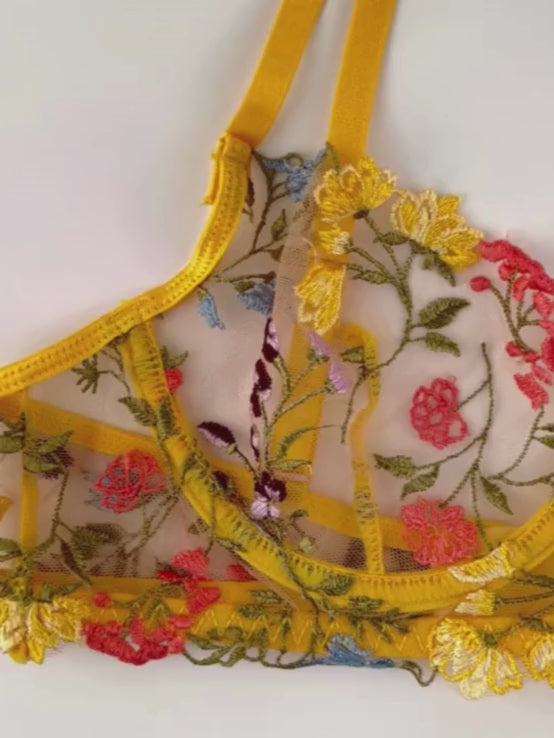 Liora – florale Leichtigkeit